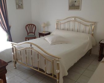 Maison Tobias - Bussy-Saint-Georges - Bedroom