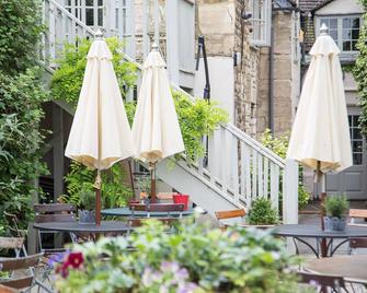 The Lion Inn - Cheltenham - Patio