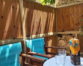 Bella Vita Boutique Hotel Lefkada - Ponti Agiou Petrou - Patio