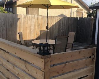 Remodeled retreat - Tulare - Pátio