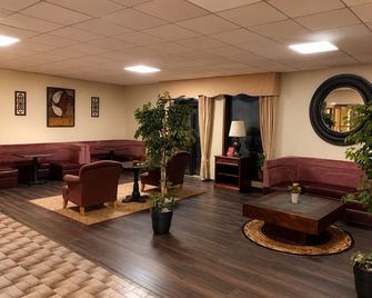 Chateau Royale Inn - Lake Geneva - Lounge