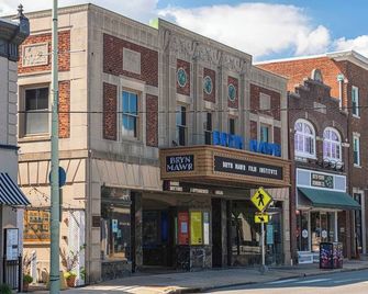 World Cup Central - Philly & Nj Gateway - Bryn Mawr - Building