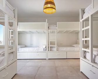 Sun Lovers Hostel - אלבופרה