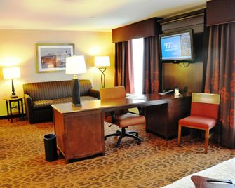 Hampton Inn & Suites Cincinnati/Uptown-University Area - Σινσινάτι - Σαλόνι