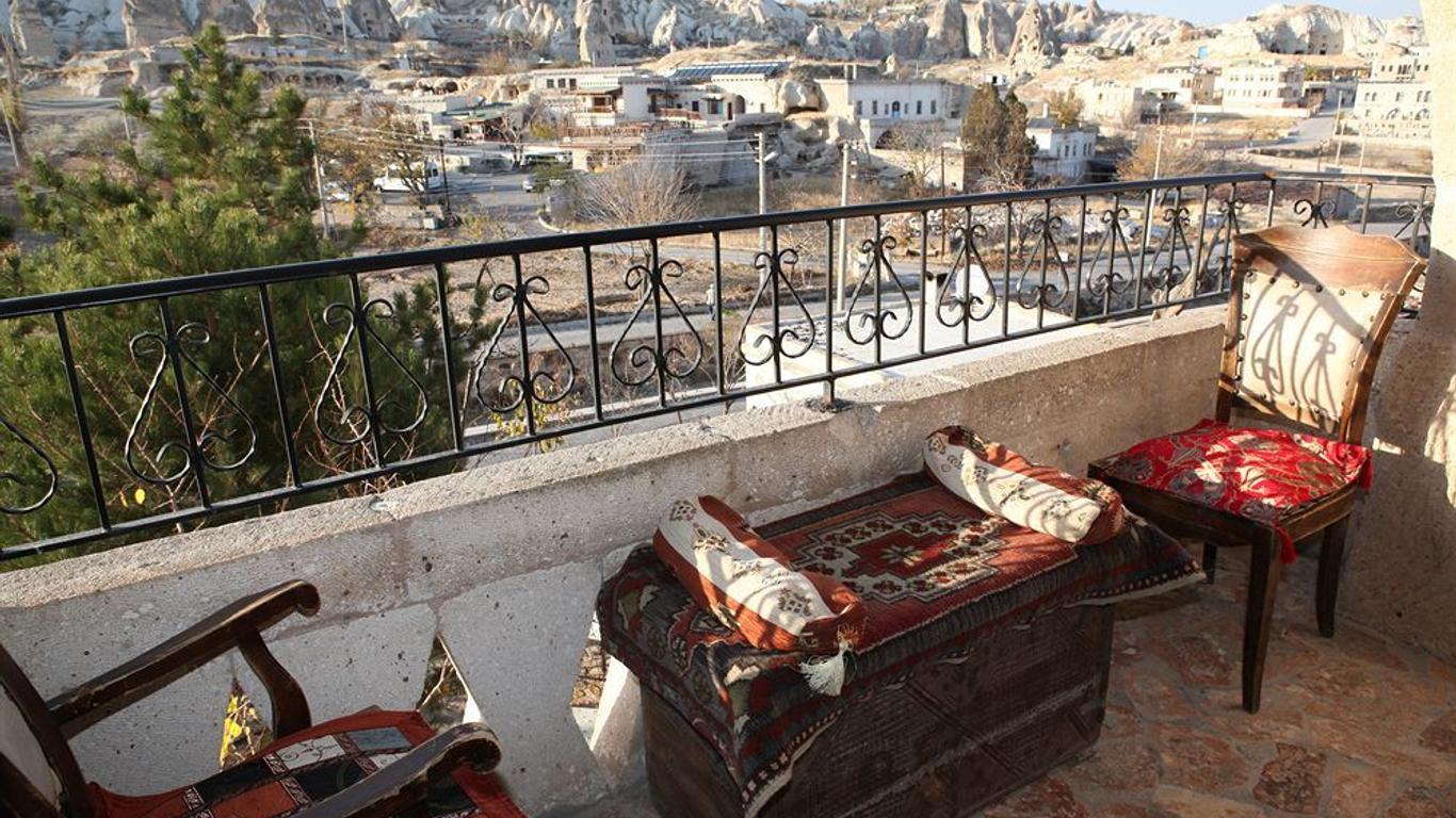 إليف ستار كيف هوتل