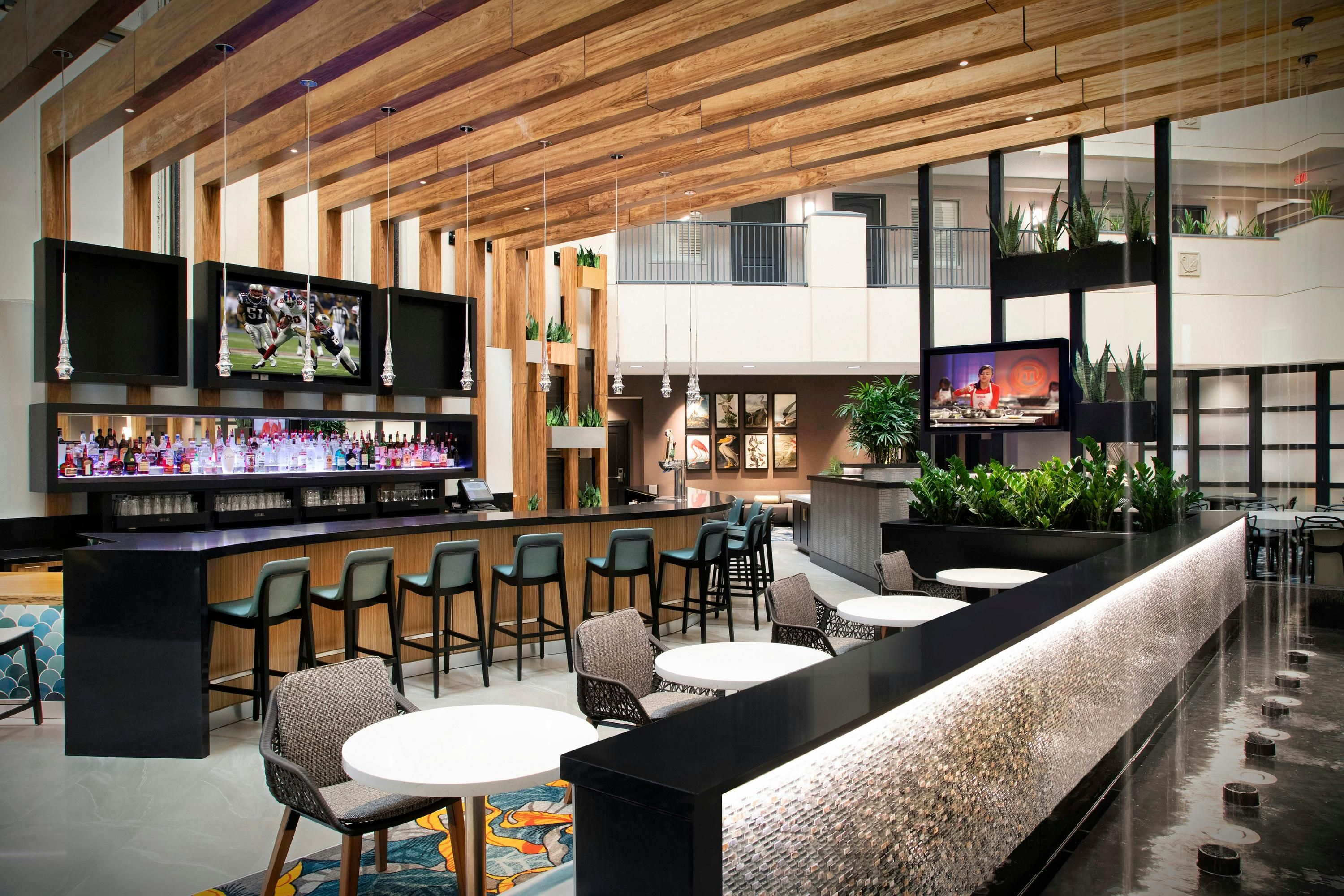 Embassy Suites by Hilton Orlando Airport - Orlando - Bar