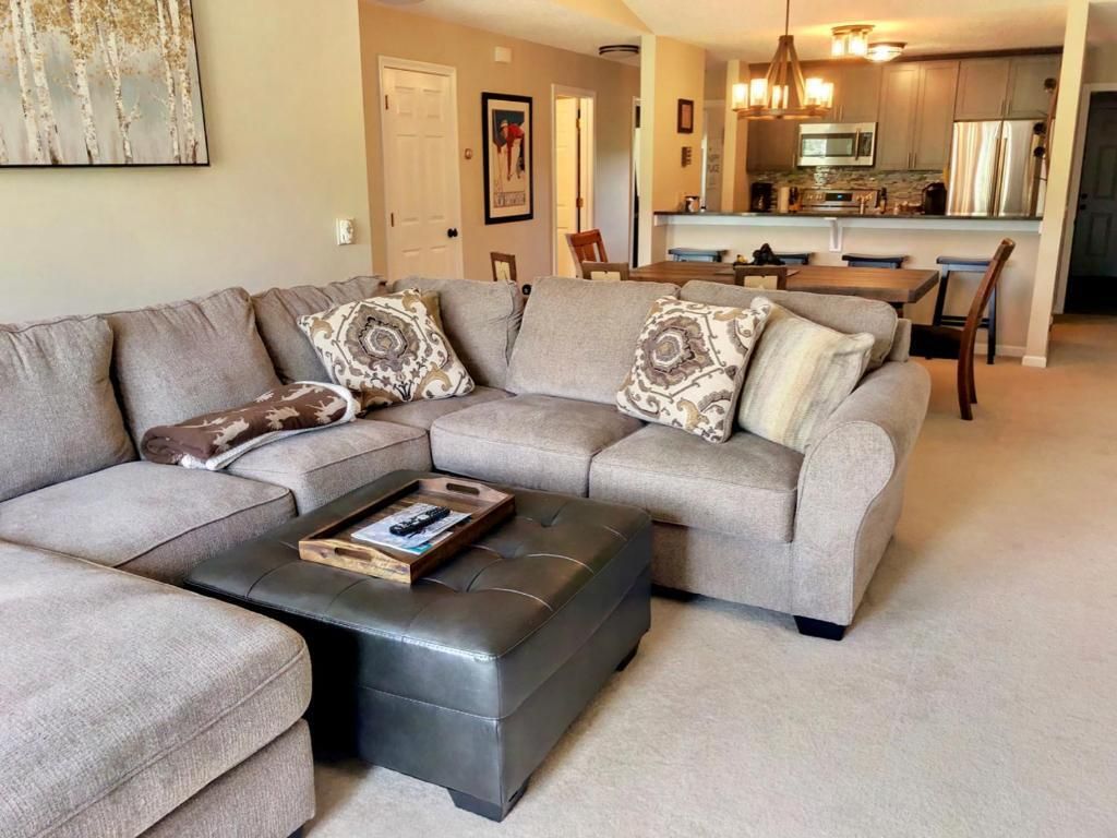 إس رينو فاتد بريتن وودز ريزورت كوندو ويذ بيوتيفول ماونتن فيوز فاست وي فاي - كارول (نيو هامبشير) - غرفة معيشة