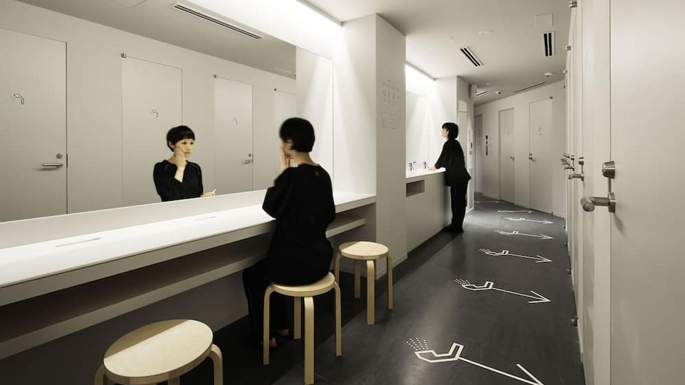 9h nine hours woman Kanda