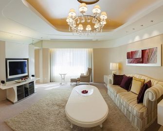 Hotel Elsereine Osaka - Osaka - Living room