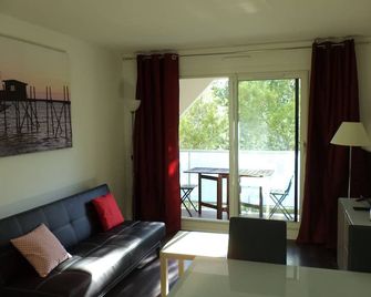F2 in residence with pool in Montpellier - Montpellier - Salon