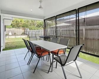 Whitsundays Paradise by the Port - Airlie Beach - Patio