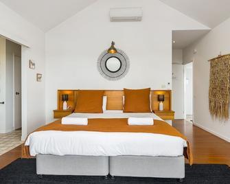 East Coast Escapes | Lighthouse Studio - Byron Bay - Schlafzimmer