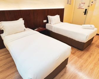 Emart Hotel (Riam) Sdn Bhd - Miri - Bedroom