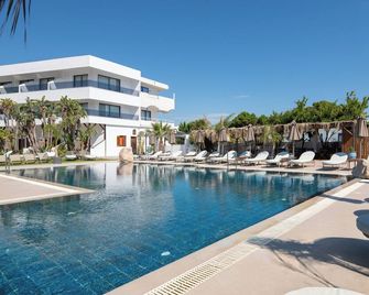 Aquarius Beach Hotel - Фаліракі - Басейн
