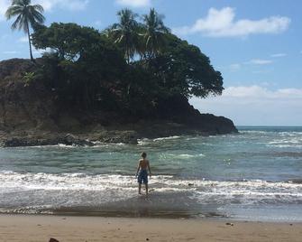 Your tropical getaway in the beautiful southern Pacific mountains of Costa Rica. - Ojochal - Playa