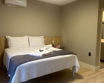 Geminado Casa 1 Alto Padrão 4 Quartos - Joinville - Bedroom