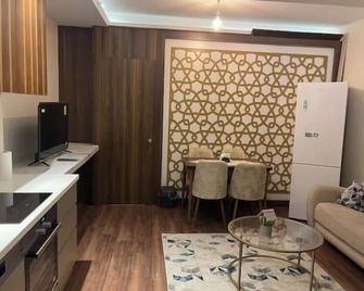 Near Mall of Istanbul 2sofabeds - איסטנבול - סלון