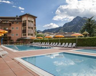 Family Hotel Adriana - Ledro - Pool