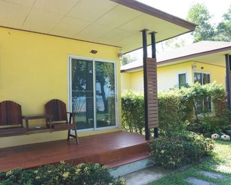 Pinery Resort - Chumphon - Patio