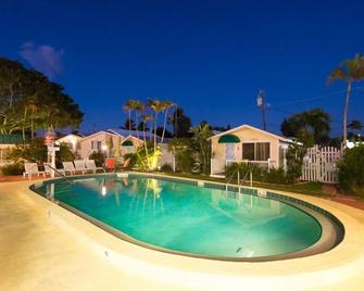 Silver Sands Villas - Fort Myers Beach - Pool
