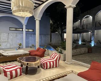 Los Frailes Concept Hotel - Valladolid - Hol