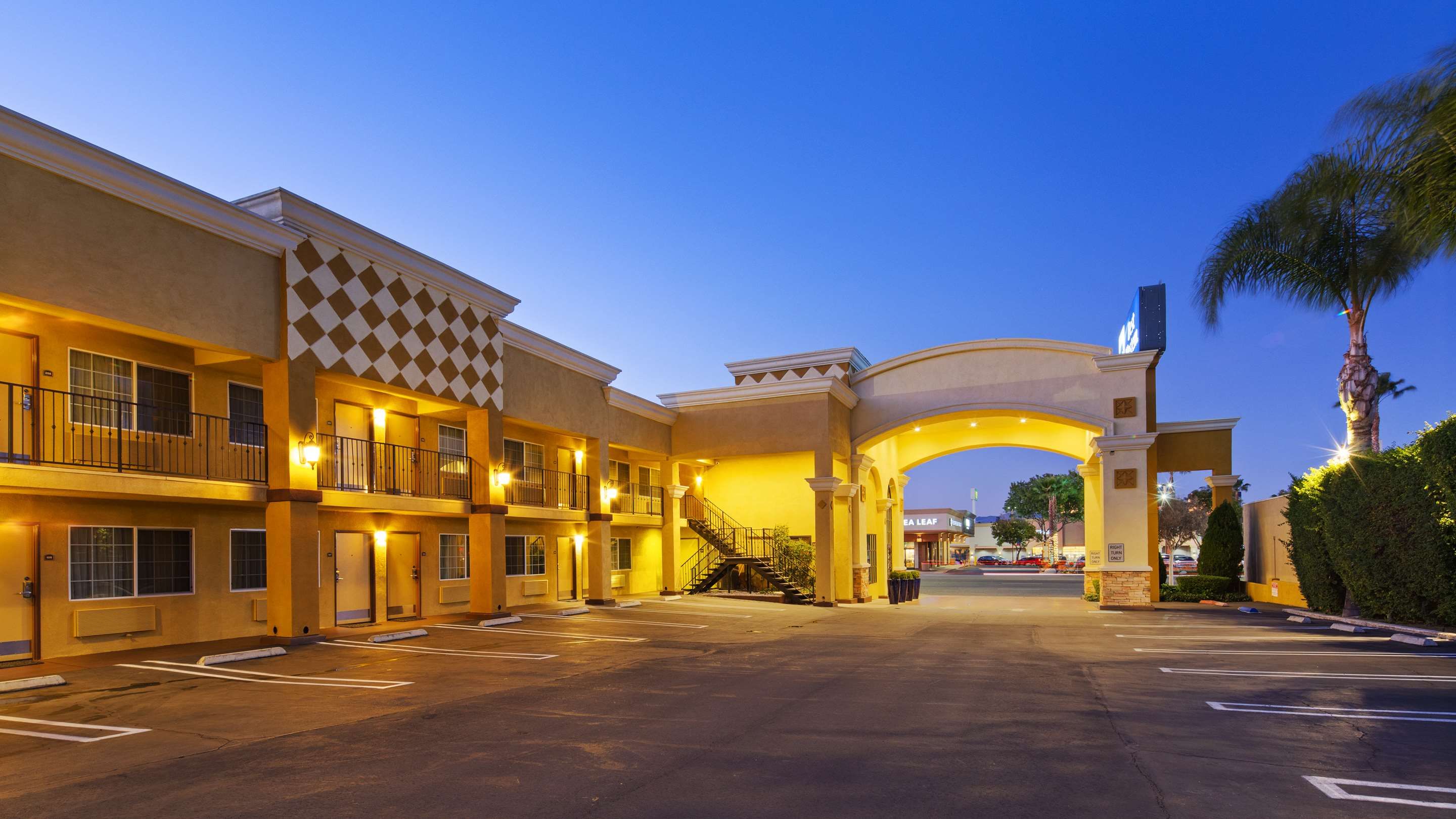 Best Western Woodland Hills Inn thumbnail 3