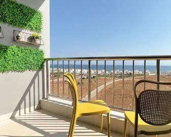 Remarkable 3-Bed Apartment in Zanzibar - Fumba - Balkon