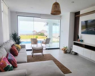 Hermosa Casa Frente Al Mar A 30 Minutos De Paracas - Paracas - Living room