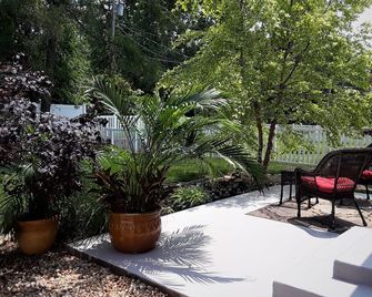 Secret Place - Kansas City - Patio