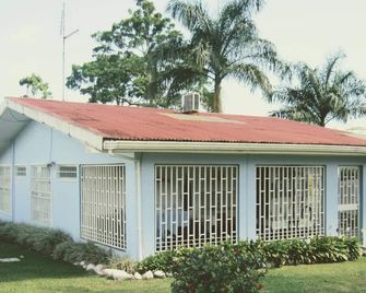 Room-habitación Y Baño Independientes - Guápiles - Building