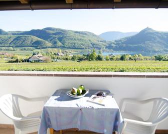 Garni Hotel Sonnleitenhof - Caldaro - Balcony