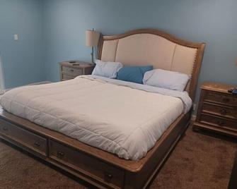 Center of all the mountains - West Valley City - Bedroom