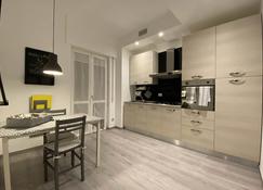 Casa Vacanze Cozy House Matera - Matera - Cocina