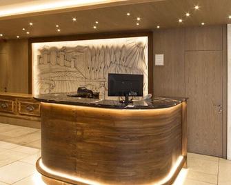 El Alfoz de Burgos - Villagonzalo-Pedernales - Front desk