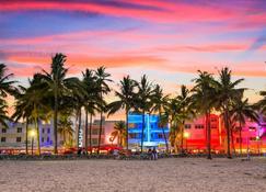 Barbizon on Ocean Drive Apartments - Miami Beach - Beach