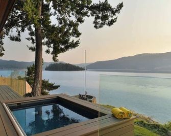 Island Luxury Oceanside Estate by Emr Vacation Rentals - Saanichton - Bazén