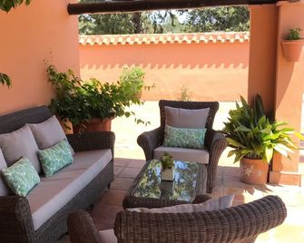 Spacious Villa with Private Pool in Hornachuelos - Hornachuelos - Patio