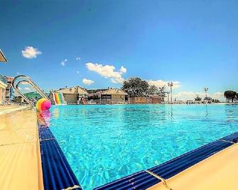 Cetin Prestige Resort - Erdek - Piscina