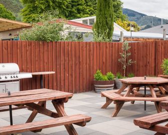 Nelson City Top 10 Holiday Park - Nelson (Nueva Zelanda) - Patio