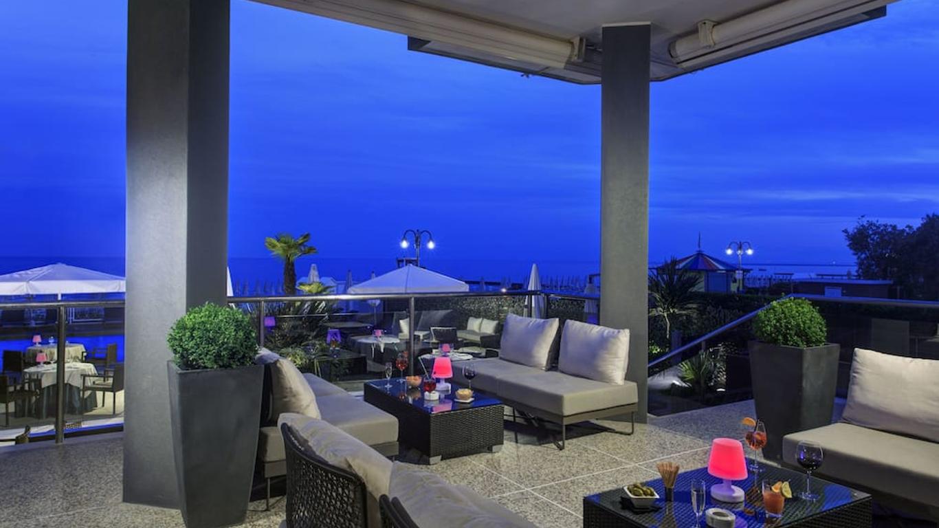 هوتل بيرون بيلافيستا