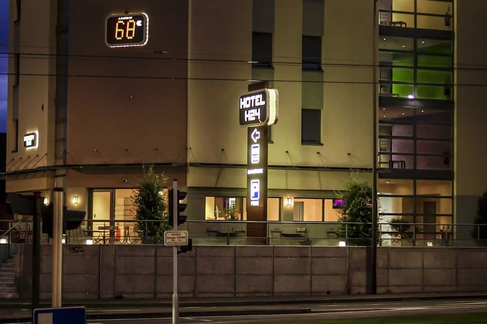 H24 Hotel - לה מה - בניין