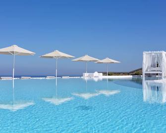 Amber Light Villas - אימרוויגלי - בריכה