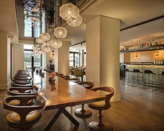 The Nikolai Hamburg - Leonardo Limited Edition - המבורג - בר