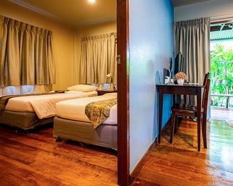 Baan Klang Aow Beach Resort - Bang Saphan - Bedroom