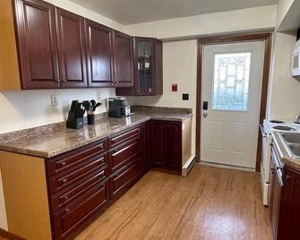 Riverview Apartment #21 - Baraboo - Кухня