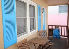 Ocean Block Apartment Located on Wilmington Avenue - Rehoboth Beach - Balcon