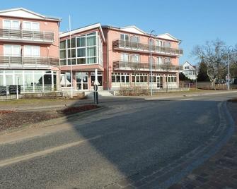 Hotel Goor - Putbus - Gebouw