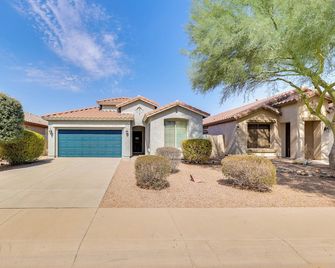 Near Parks & Golf: Maricopa Home w/ Covered Patio! - Maricopa - Edificio