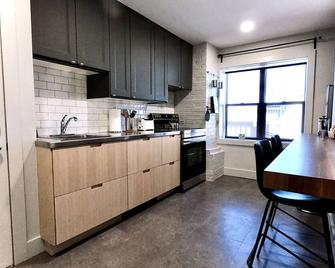 Welcome to style and elegance - Edmundston - Kitchen