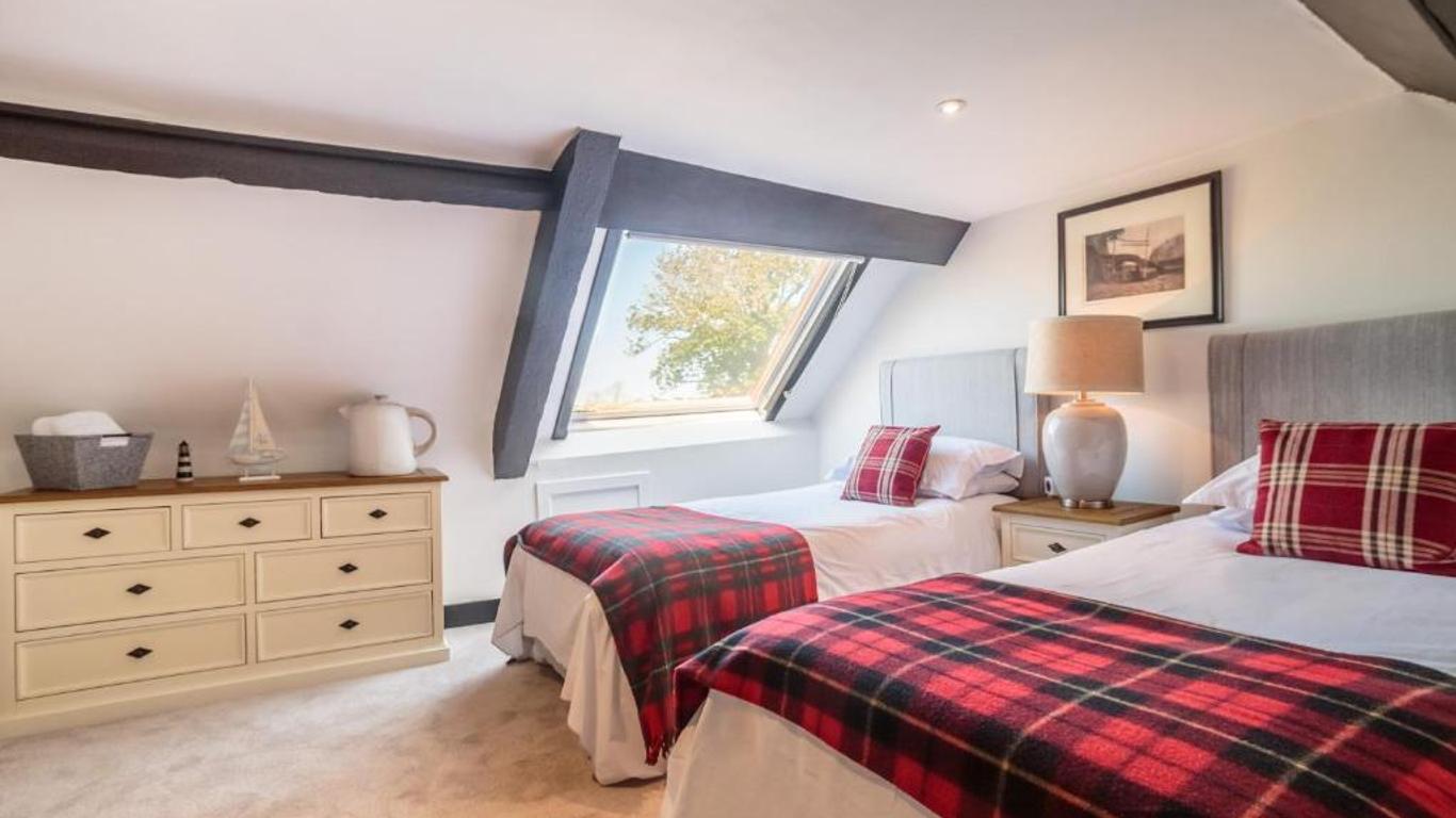 Torrs Warren Country House Hotel